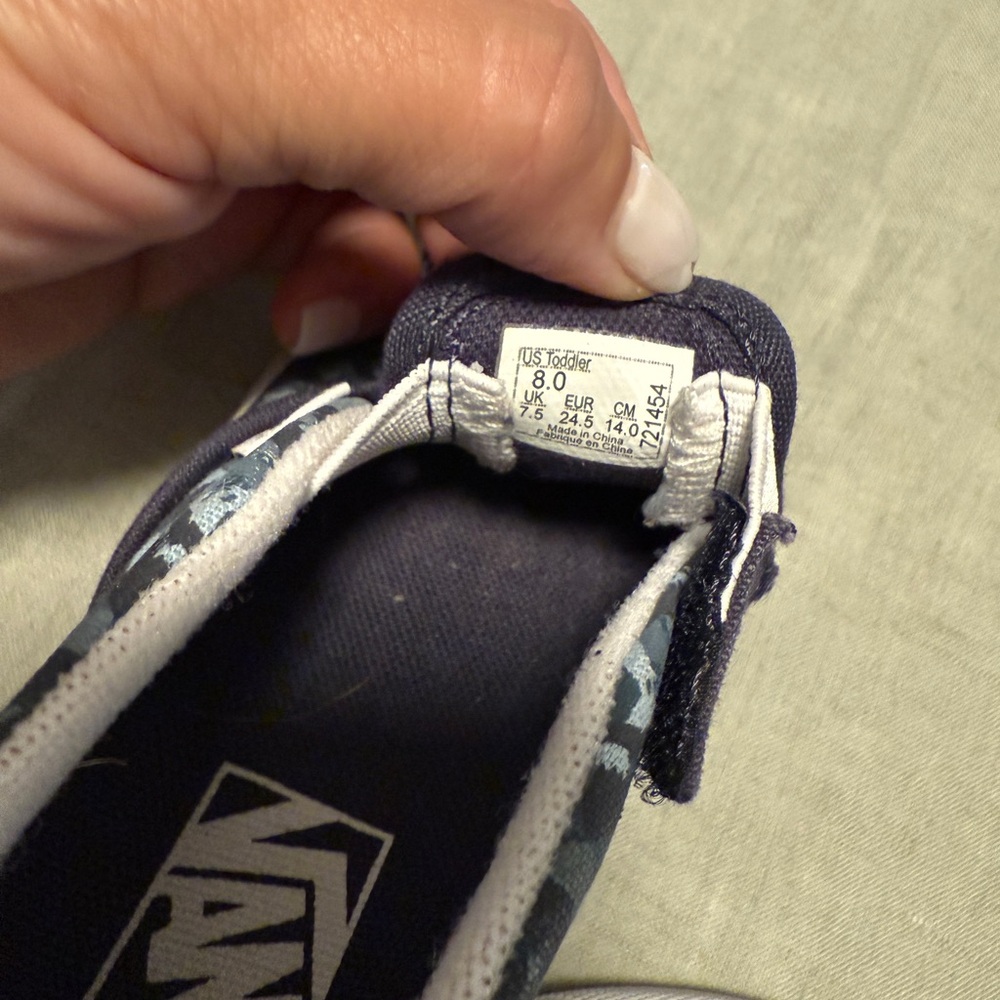 Vans Shark Pattern - Picture 5 of 6